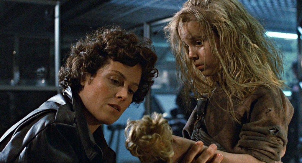 Sigourney Weaver in the movie ALIENS | Sign up for our course Short Controlled Bursts